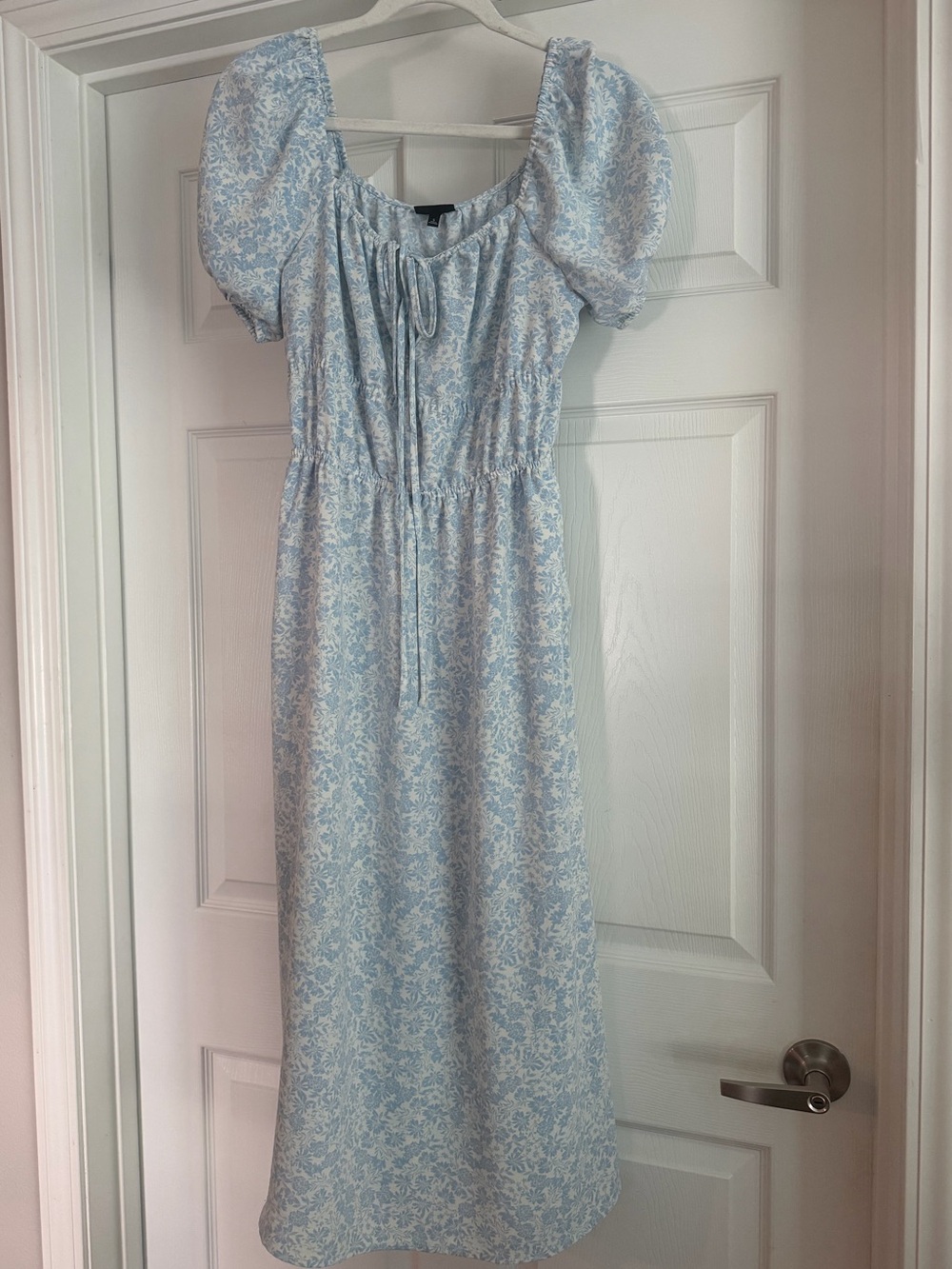 Who What Wear Light Blue Floral Puff-Sleeve Midi Dress